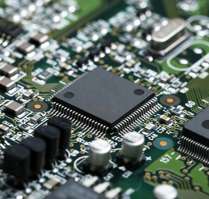 PCB with integrated circuit